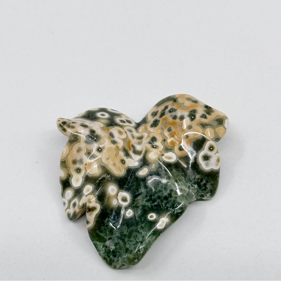 High Quality 8th Vein Ocean Jasper Hand Carved Leaves Leaf for Emotional Healing - Picture 2 of 6